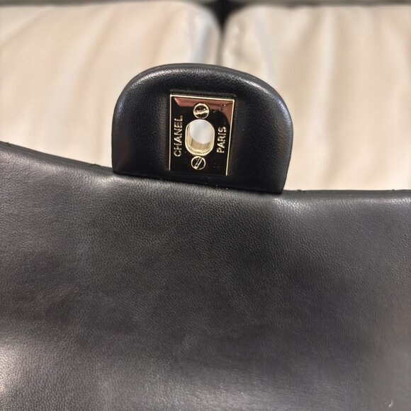 Chanel Classic Flap Bag - Black Quilted Leather with Gold-Tone Chain Strap - Picture 10 of 11